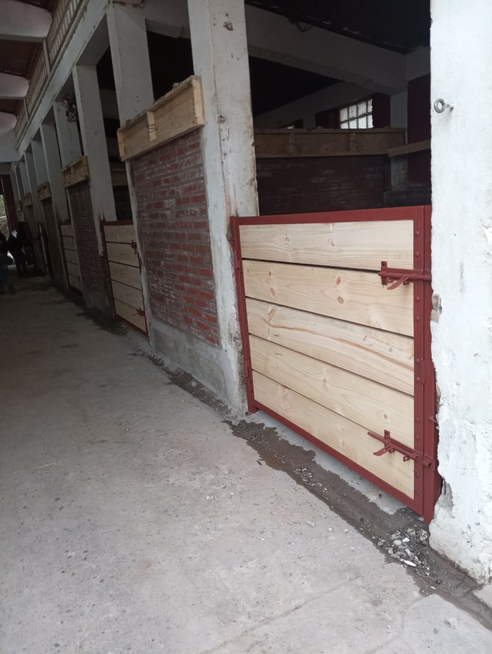 Portón corredero metálico